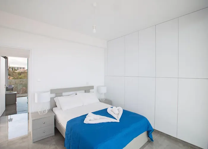 Prol24,brand New 2bdr With Pool,close To Fig Tree Bay * プロタラス