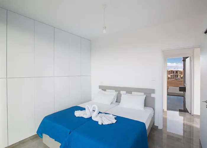 ヴィラ Prol24,brand New 2bdr With Pool,close To Fig Tree Bay プロタラス