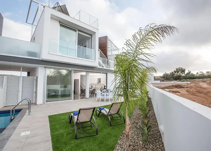 ヴィラ Prol24,brand New 2bdr With Pool,close To Fig Tree Bay プロタラス