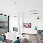 Prol24,brand New 2bdr With Pool,close To Fig Tree Bay Villa