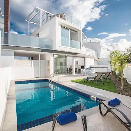 Prol24,brand New 2bdr With Pool,close To Fig Tree Bay Вилла *
