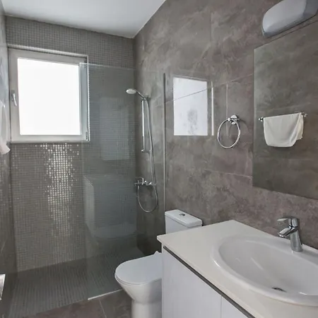 Prol24,brand New 2bdr With Pool,close To Fig Tree Bay Вилла