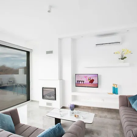 Prol24,brand New 2bdr With Pool,close To Fig Tree Bay Вилла