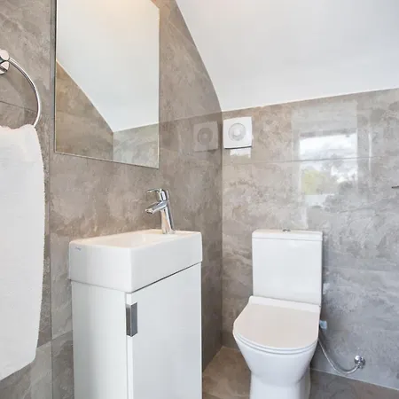 Вилла Prol24,brand New 2bdr With Pool,close To Fig Tree Bay *
