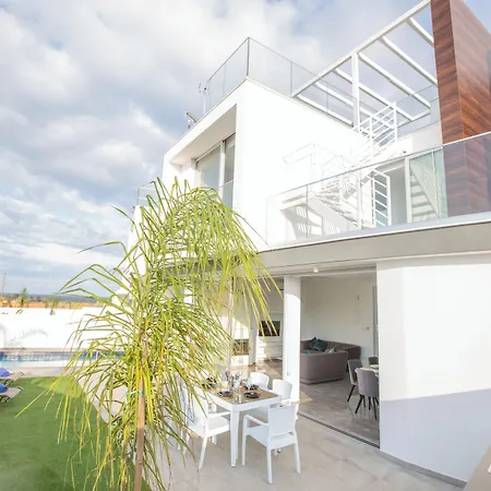 Prol24,brand New 2bdr With Pool,close To Fig Tree Bay Villa