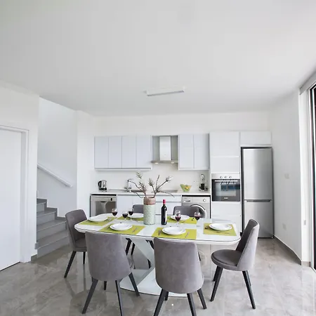Prol24,brand New 2bdr With Pool,close To Fig Tree Bay Villa *