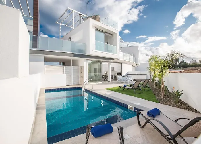 Prol24,brand New 2bdr With Pool,close To Fig Tree Bay Villa *