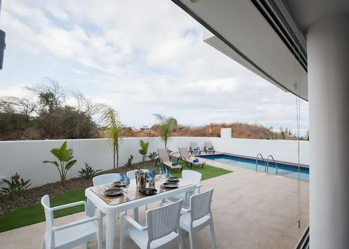 Prol24,brand New 2bdr With Pool,close To Fig Tree Bay Villa