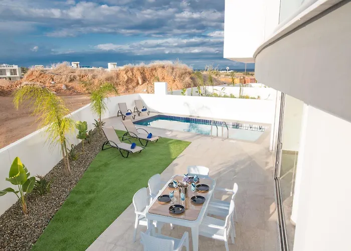 Prol24,brand New 2bdr With Pool,close To Fig Tree Bay Villa